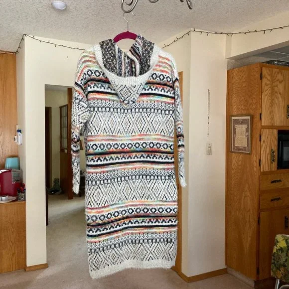 Sweater - Picture 2 of 6